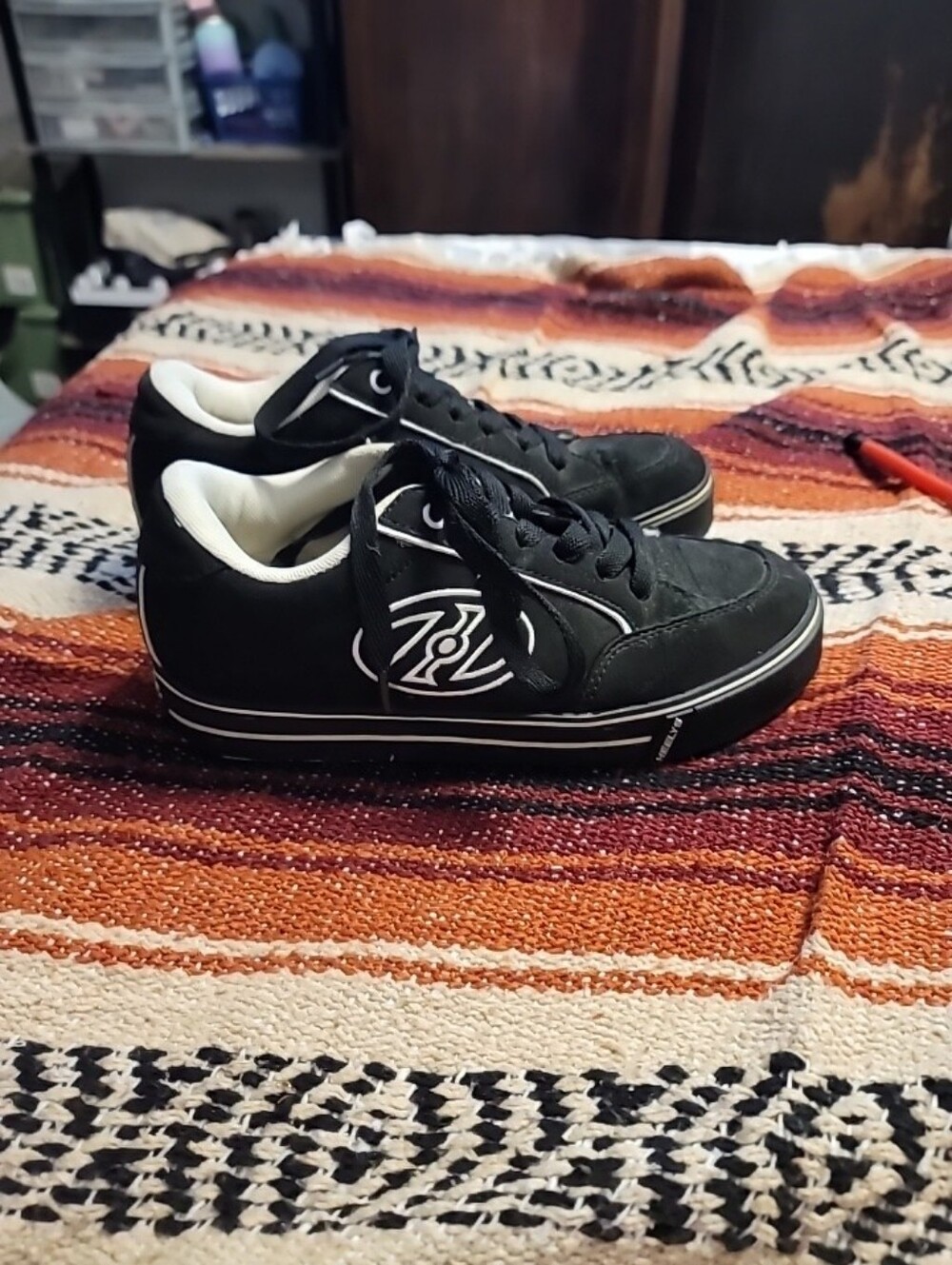 Heelys Propel 2.0 Youth Roller Shoes Size 6 Black White No Cover For Wheels
